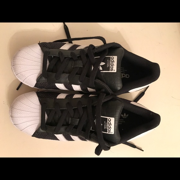 Adidas superstars - Picture 2 of 3